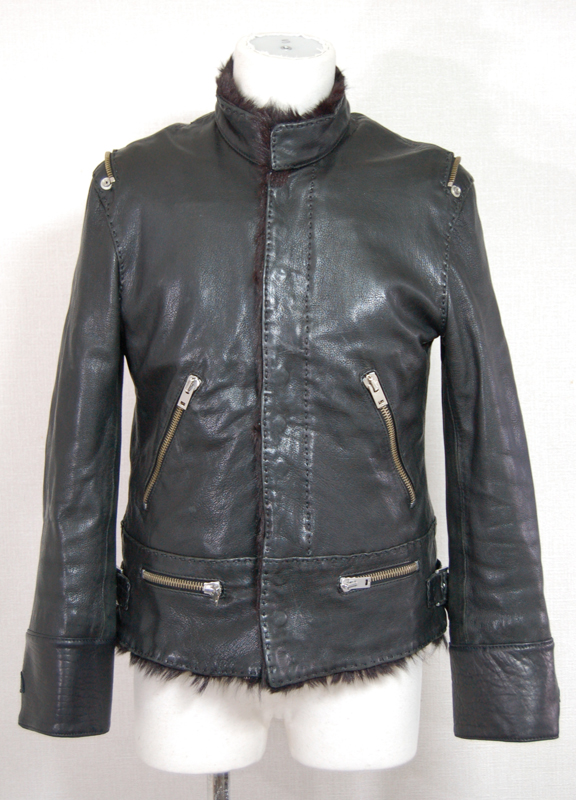 シングルライダースジャケットの袖が短いため、伸ばす - 革製品の修理 レザーリフォーム