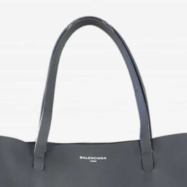 バレンシアガ バッグ ハンドル交換 アップ 作業前