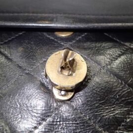 シャネル　バッグ　留め具修理　アップ2　作業前