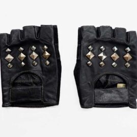 スタッズ付きグローブ　クリーニング　作業後