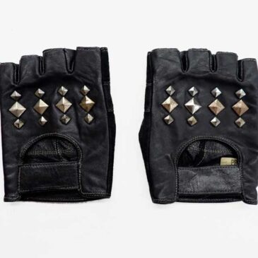 スタッズ付きグローブ　クリーニング　作業後