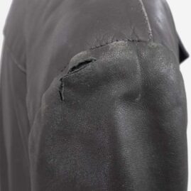 テーラードジャケット　破れ補修　アップ　作業前