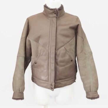 ムートンジャケット　着丈詰め　作業前