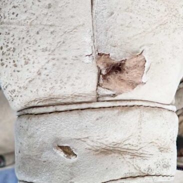 ムートンジャケット　革当て補修　作業前