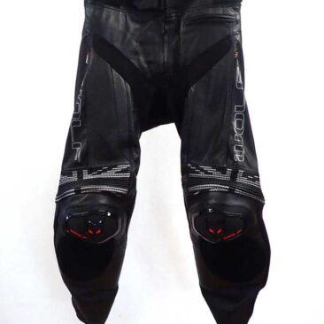 ライディングパンツ　丈詰め　作業後