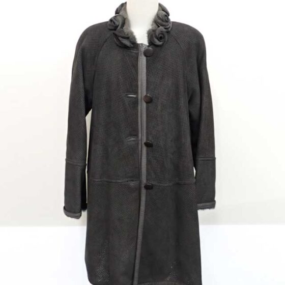 PARIENNE Cuir　ムートンコート　クリーニング　作業前